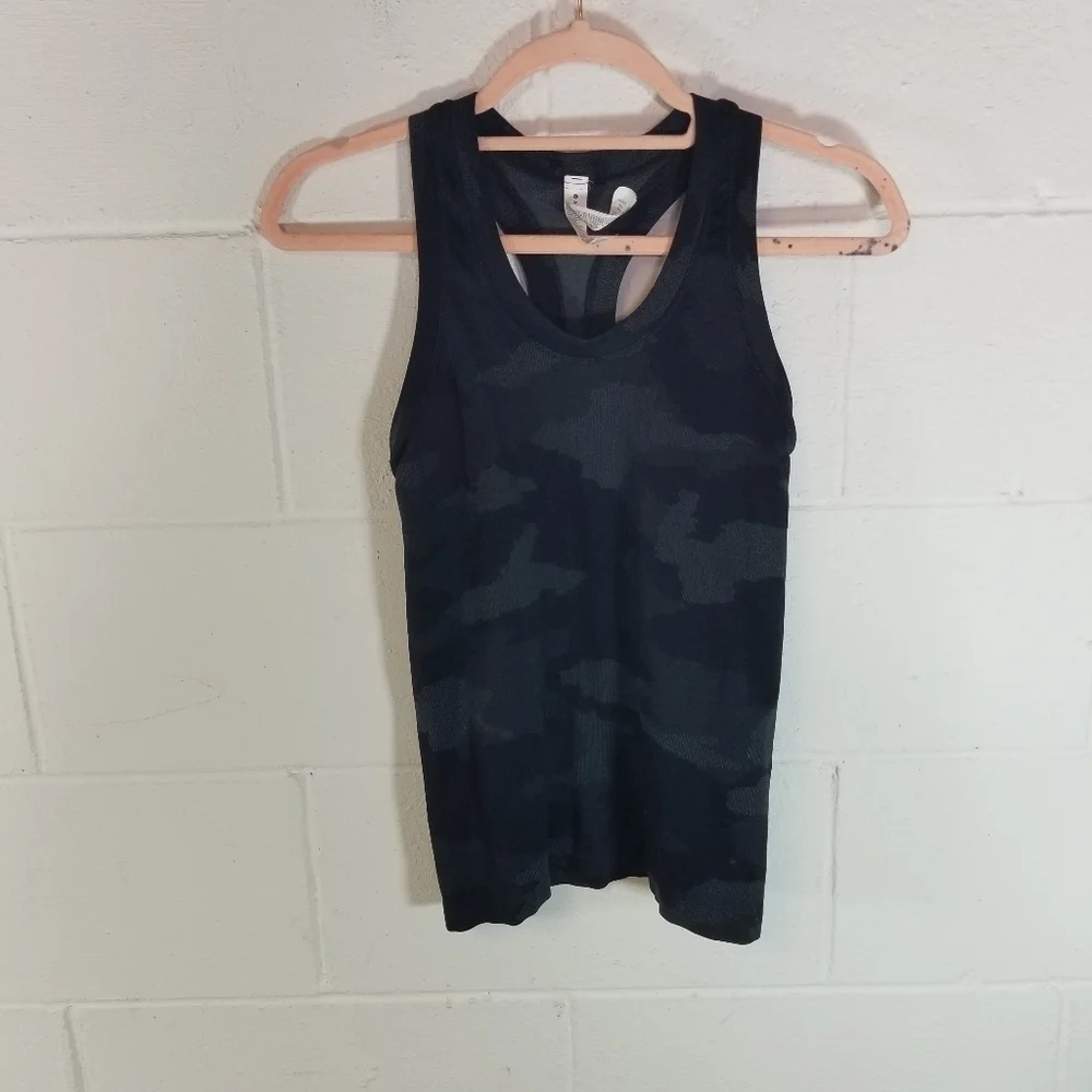 Athleta seamless momentum camo racerback tank top
